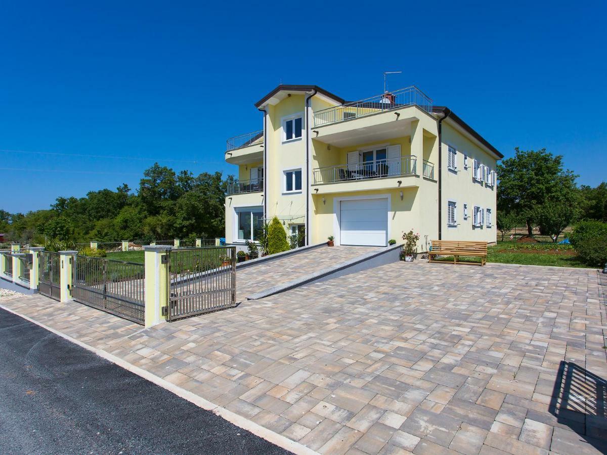 Apartment Maestral Porec Exterior photo